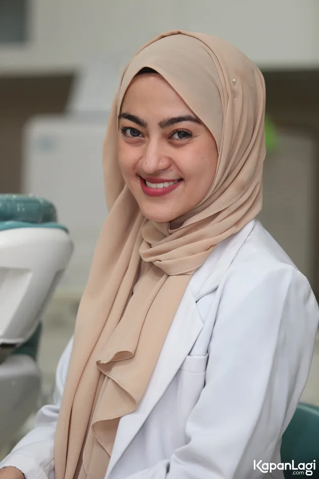 Sarah Gadrie - dokter gigi cantik