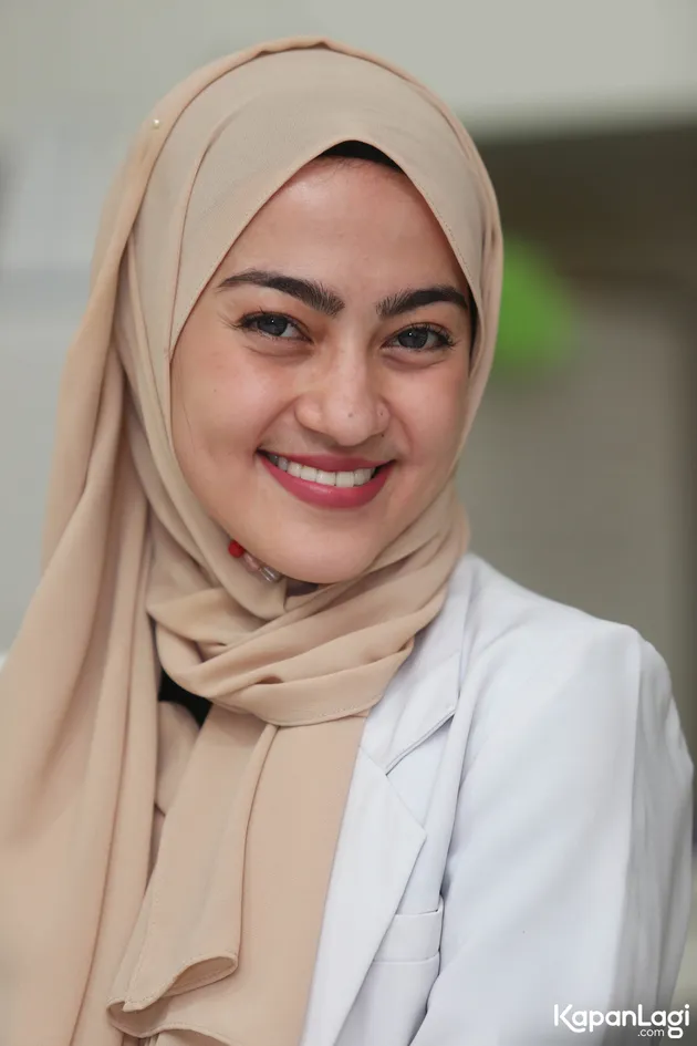 Sarah Gadrie - dokter gigi cantik