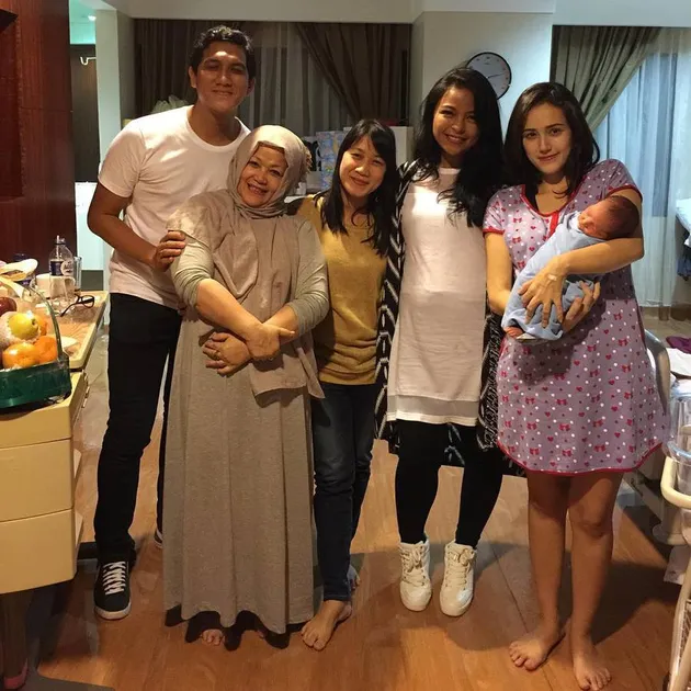 pasha ungu, adelia wilhelmina, Alian Nathan Raja Sulaiman, foto