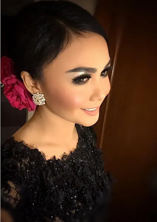 Makeup Cetar Yuni Shara