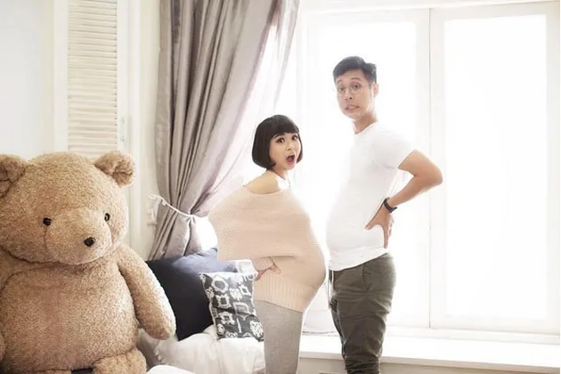 FOTO: Cara Junior Liem Bikin Happy Putri Titian Yang Lagi Hamil