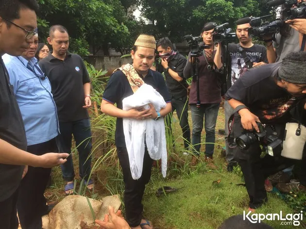 Anak Indra Bekti meninggal