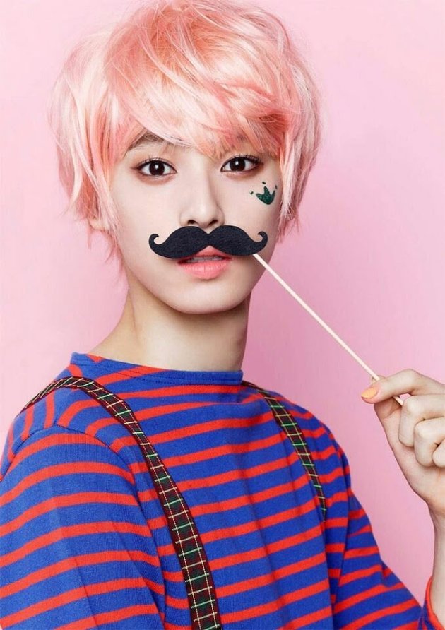Photos of Cha Eun Woo with Various Hair Models and Colors, from Pink to Long  Wig