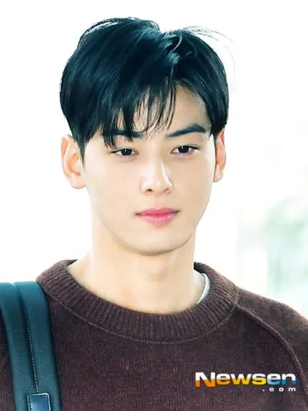 cha eunwoo di bandara