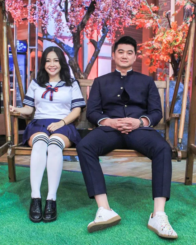 Foto Chef Rinrin Marinka Cosplay Ala Anak Sekolah di Jepang yang Jadi Sorotan