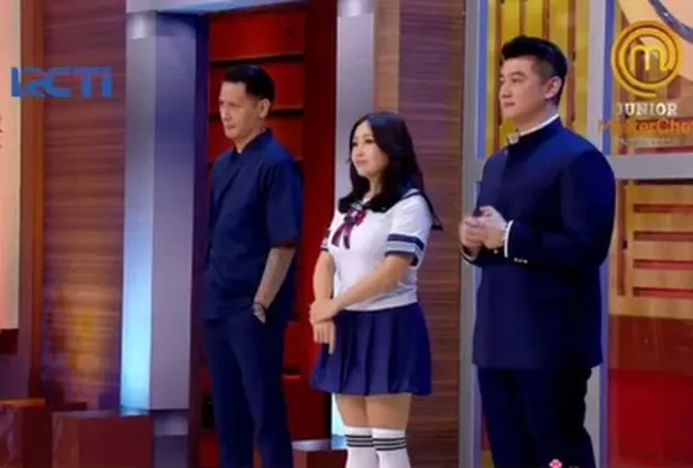 Foto Chef Rinrin Marinka Cosplay Ala Anak Sekolah di Jepang yang Jadi Sorotan