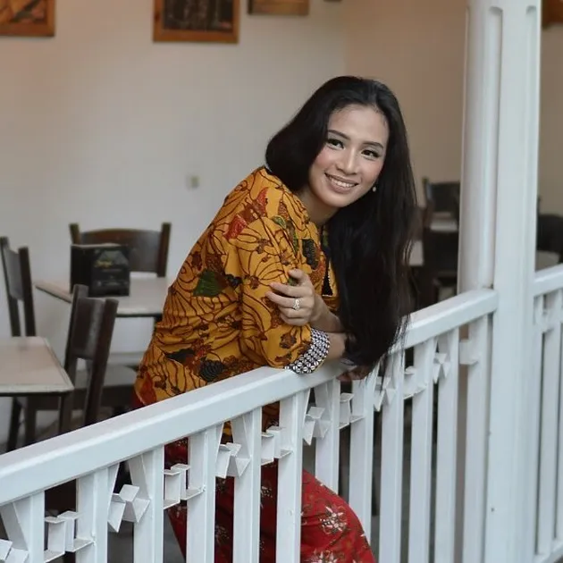 Chintya Candranaya, cewek kuat yang bisa push up 1 jari