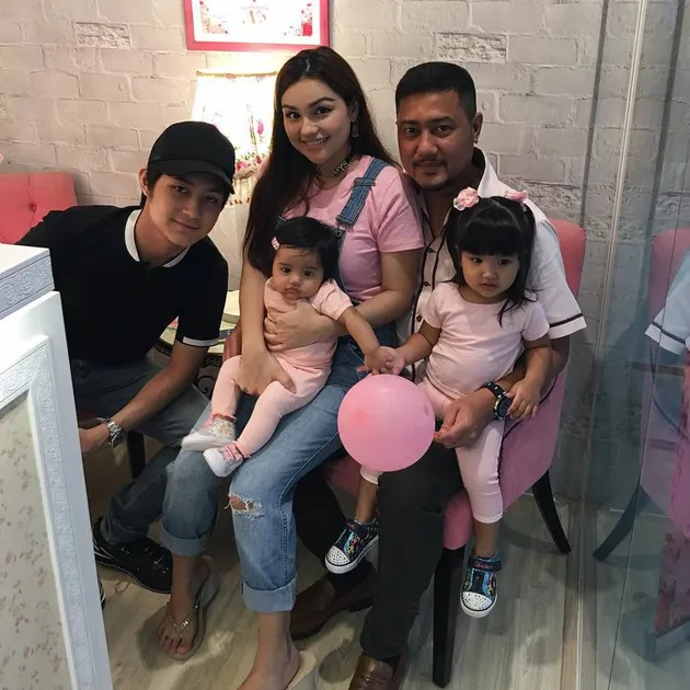 Teuku Rafli &amp; Istri Mesra