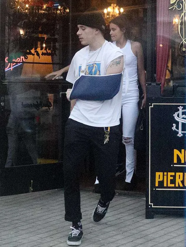 Brooklyn Beckham Ciuman