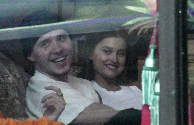 Brooklyn Beckham Ciuman