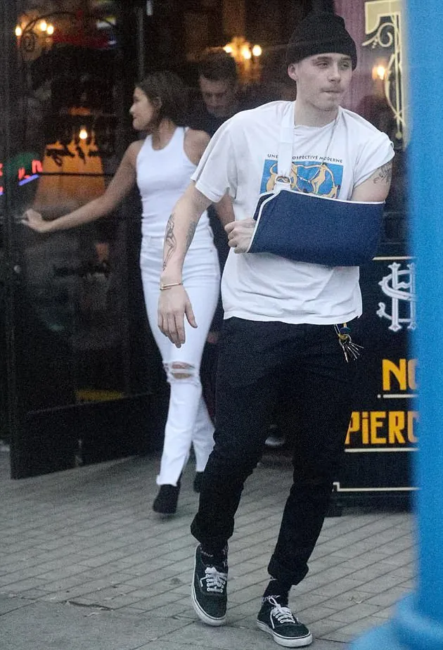 Brooklyn Beckham Ciuman