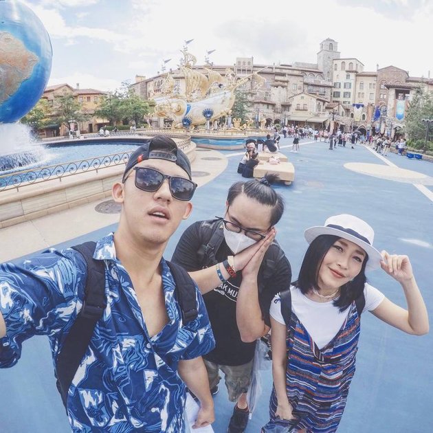 FOTO: CIUM ROMANTIS, PREWED RINNI WULANDARI - JEVIN DI 