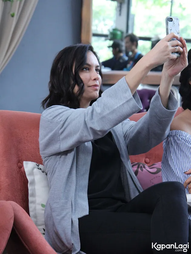 Sophia Latjuba - Eva Celia