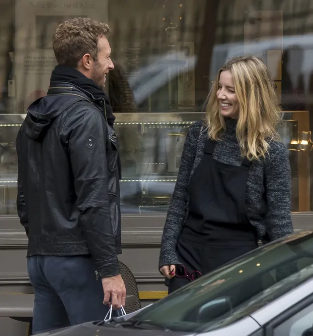 Chris Martin - Annabelle Wallis Ciuman
