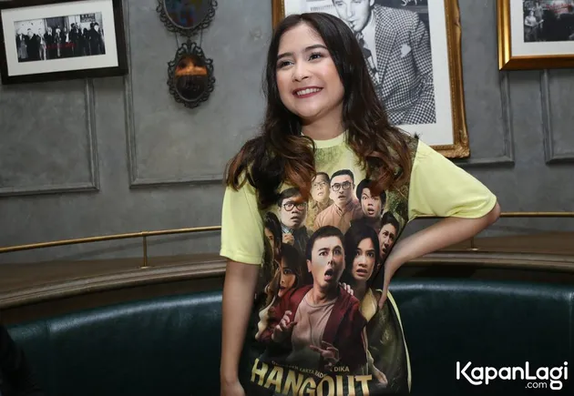Prilly Latuconsina dekat dengan Titi Kamal