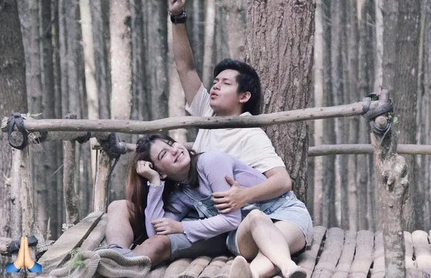 FOTO: CUTE, CASSANDRA LEE & RANDY MARTIN NIKMATI MOMEN 