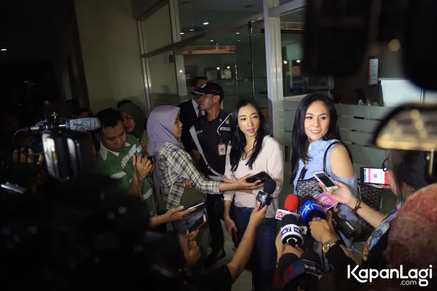 Julia Perez - Wulan Guritno