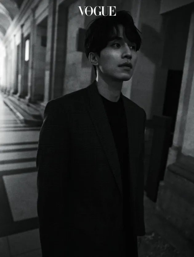 FOTO: DEBUT LEE DONG WOOK DI BARIS DEPAN PARIS FASHION 