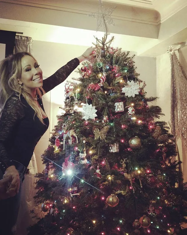 Pohon Natal Artis