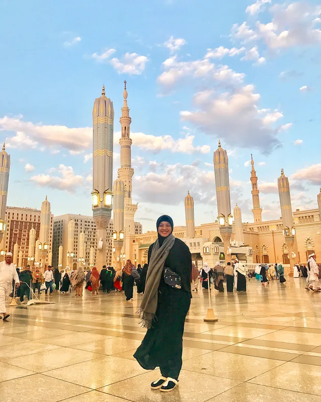 Dellie Tthreesyadinda