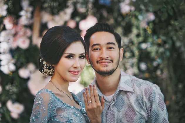 Syahnaz Sadiqah &amp; Jeje Govinda Lamaran