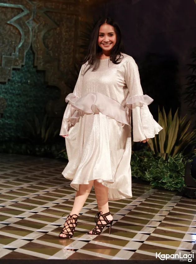 Luna Maya dan Ayu Dewi