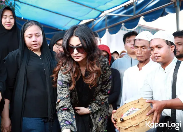 selebritis yang melayat di Eko DJ