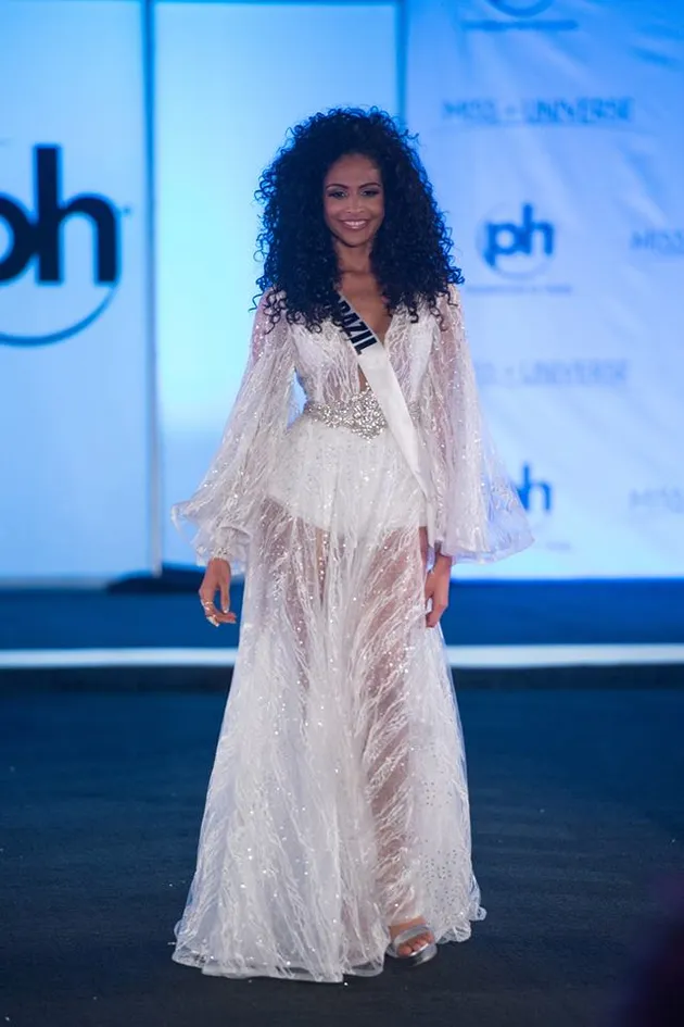FOTO: DERETAN WORST EVENING DRESS AJANG MISS UNIVERSE 2017 