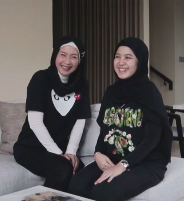 Foto Desy Ratnasari and Nasywa, the Only Child, Mother-Daughter Relationship Like Siblings