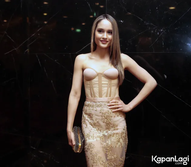 Cinta Laura - Raditya Dika