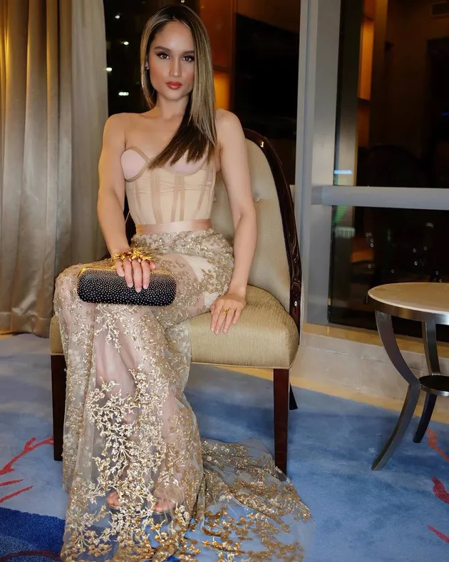 Cinta Laura - Raditya Dika