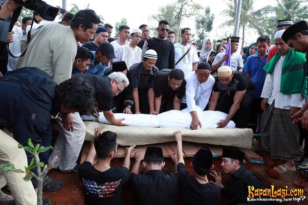 ayah Deni Cagur meninggal dunia