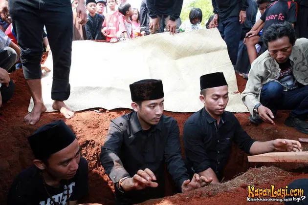 ayah Deni Cagur meninggal dunia