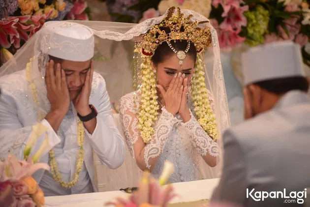 FOTO DETIK-DETIK IJAB KABUL RYANA DEA-PUADIN REDI, RESMI MENIKAH