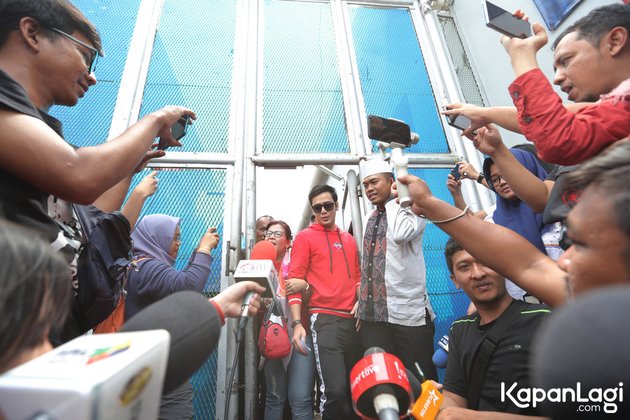 PHOTO The Moment of Kriss Hatta's Freedom from LP Cipinang, Revealing the Intention to Look for Ordinary Women