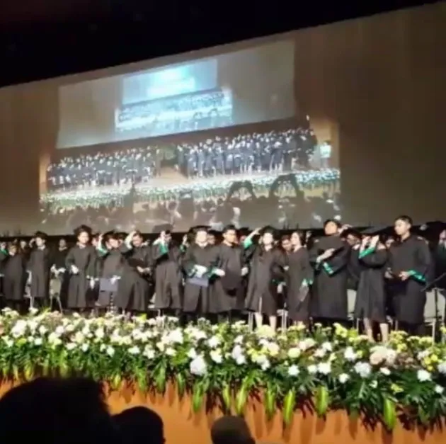 Shaloom Razade Wisuda