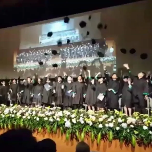 Shaloom Razade Wisuda