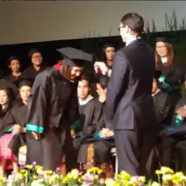 Shaloom Razade Wisuda