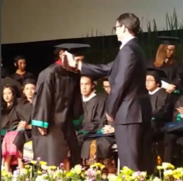 Shaloom Razade Wisuda