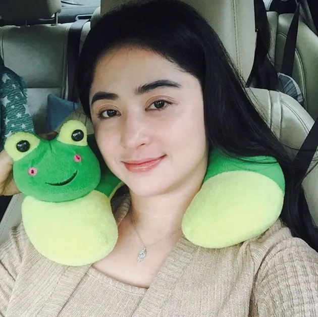 Dewi Perssik Tanpa Makeup