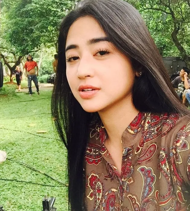 Dewi Perssik Tanpa Makeup