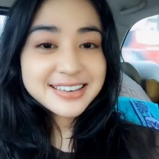 Dewi Perssik Tanpa Makeup