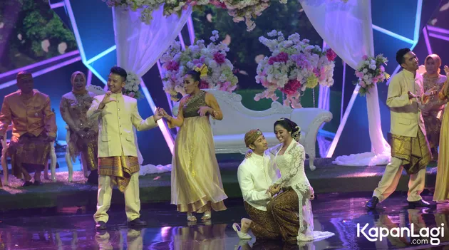 Dewi Perssik - Angga Wijaya