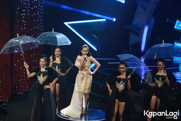Dewi Perssik - Ayu Ting Ting