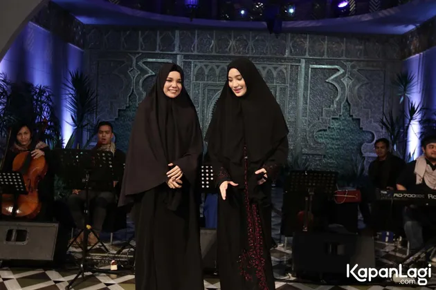 FOTO: DEWI SANDRA & TATJANA SAPHIRA TERLIBAT 'AYAT-AYAT 