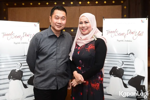 Kemunculan Dewi ini merupakan sebuah perayaan untuk perilisan sebuah album duet bersama penyanyi bernama Tonny Seno.