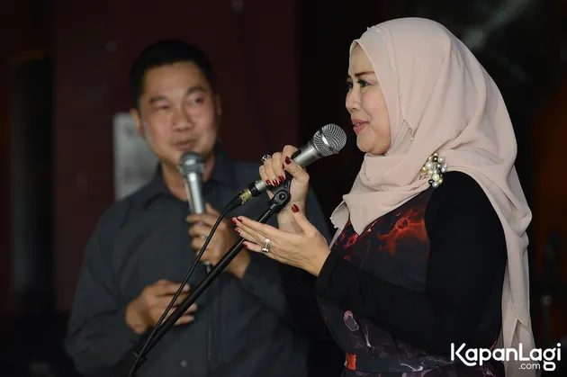 Album milik Tonny ini bertajuk 'SEGALAKU UNTUKMU' dan berisi 10 lagu. Namun Ia hanya akan berduet di 2 lagu saja bersama Dewi.+