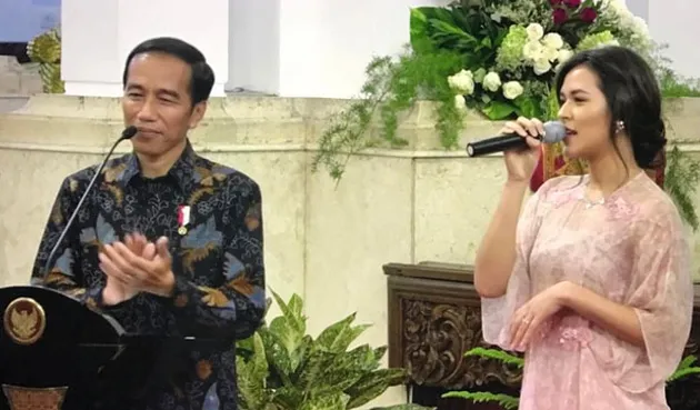 FOTO: Di Istana Negara, Lagi-Lagi Cincin Raisa Bikin Salah Fokus 