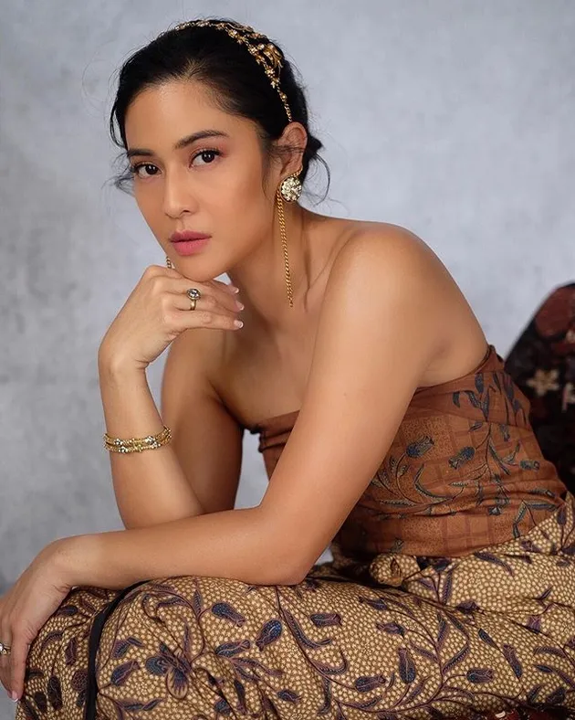 Dian Sastro