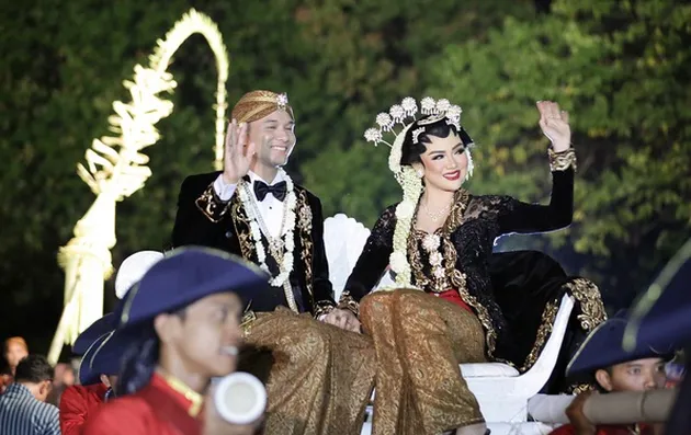 Vicky Shu - Ade Imam Menikah